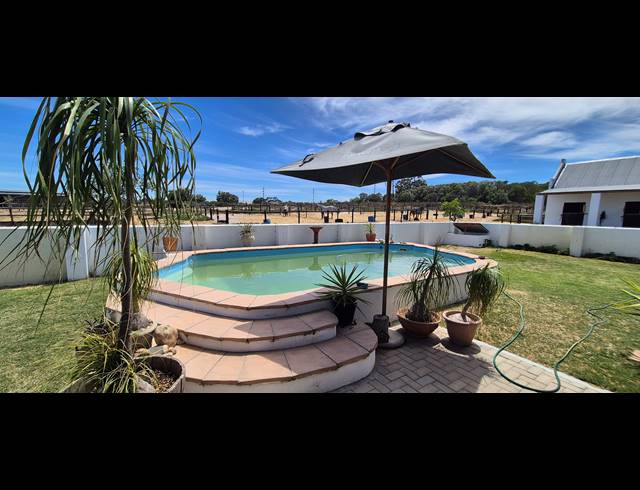 5 BEDROOM HOUSE FOR SALE IN CAPE FARMS